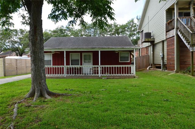 1821 E Winn Street, Kemah, TX 77565