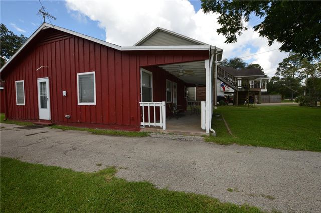 1821 E Winn Street, Kemah, TX 77565