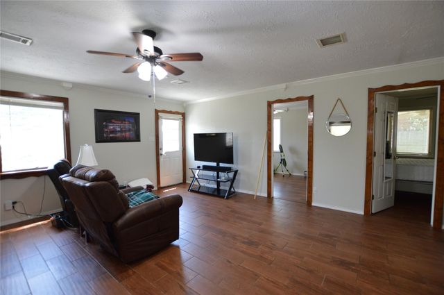 1821 E Winn Street, Kemah, TX 77565
