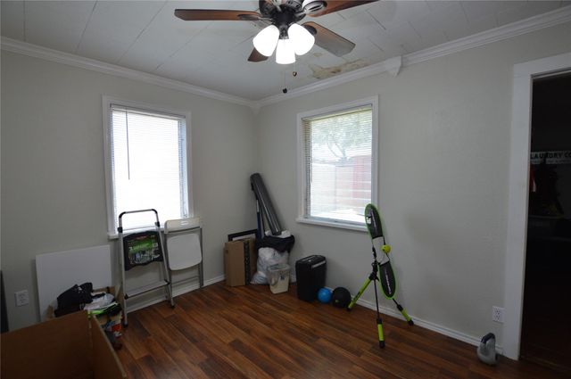 1821 E Winn Street, Kemah, TX 77565