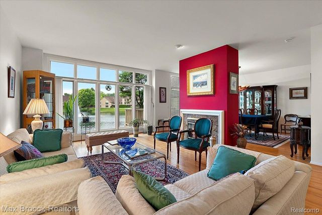 654 Deauville Lane Lane, Bloomfield Charter Township, MI 48304
