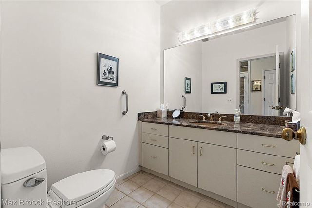 654 Deauville Lane Lane, Bloomfield Charter Township, MI 48304