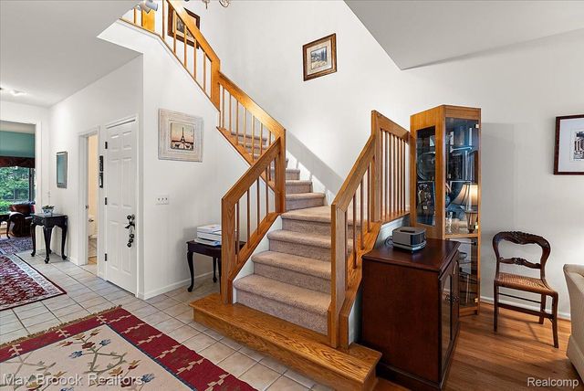 654 Deauville Lane Lane, Bloomfield Charter Township, MI 48304