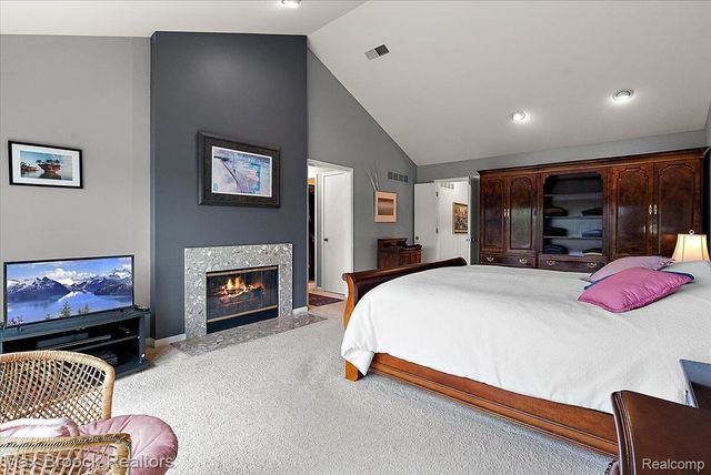 654 Deauville Lane Lane, Bloomfield Charter Township, MI 48304