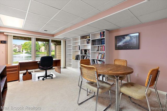 654 Deauville Lane Lane, Bloomfield Charter Township, MI 48304