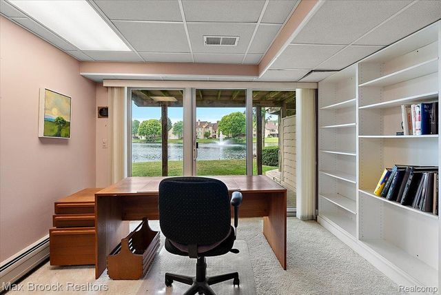 654 Deauville Lane Lane, Bloomfield Charter Township, MI 48304