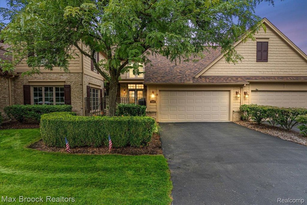654 Deauville Lane Lane, Bloomfield Charter Township, MI 48304