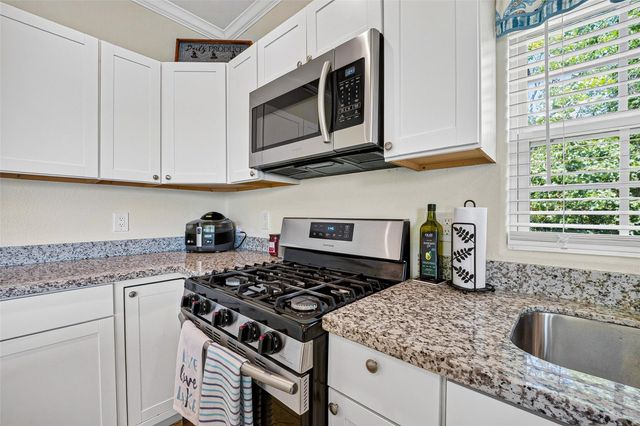 2734 Avenue D, Dickinson, TX 77539