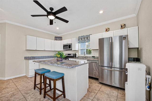 2734 Avenue D, Dickinson, TX 77539