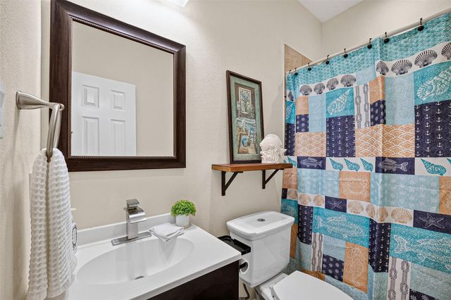 2734 Avenue D, Dickinson, TX 77539