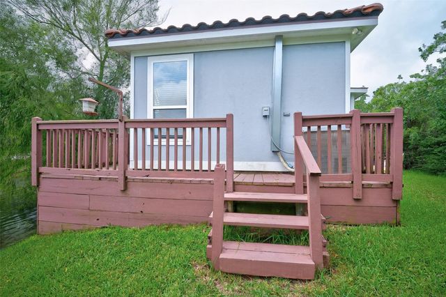2734 Avenue D, Dickinson, TX 77539