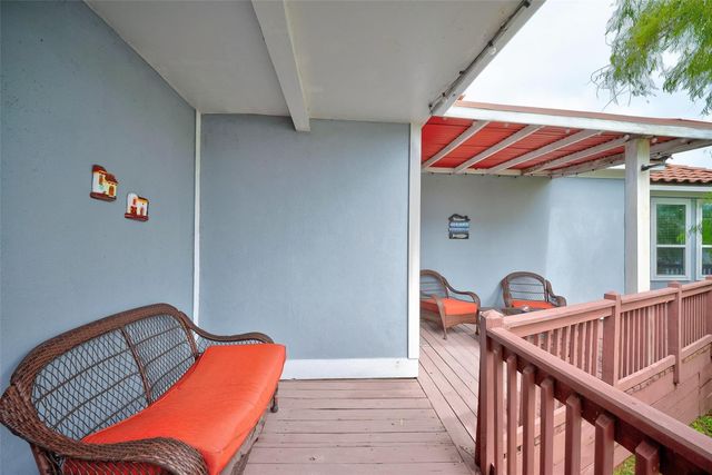 2734 Avenue D, Dickinson, TX 77539