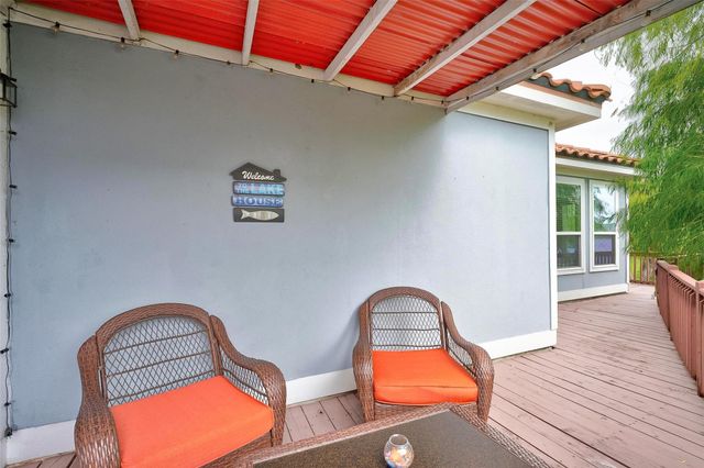 2734 Avenue D, Dickinson, TX 77539
