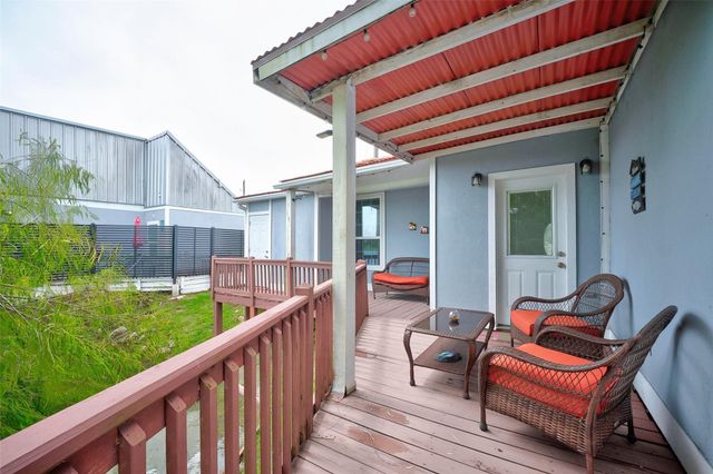 2734 Avenue D, Dickinson, TX 77539