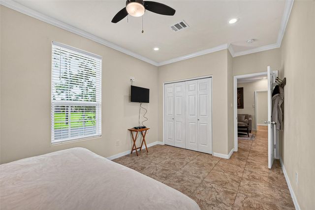 2734 Avenue D, Dickinson, TX 77539