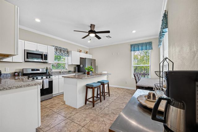 2734 Avenue D, Dickinson, TX 77539