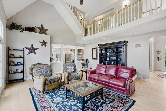 N76W36096 Saddlebrook LANE, Oconomowoc, WI 53066