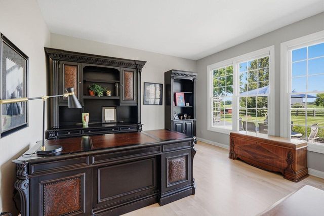 N76W36096 Saddlebrook LANE, Oconomowoc, WI 53066