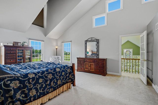 N76W36096 Saddlebrook LANE, Oconomowoc, WI 53066