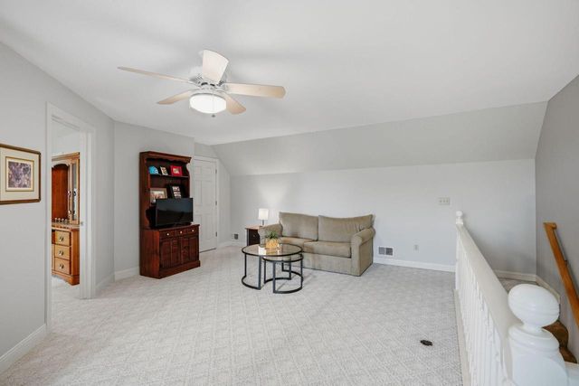 N76W36096 Saddlebrook LANE, Oconomowoc, WI 53066