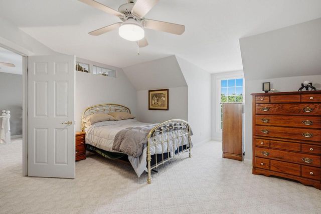 N76W36096 Saddlebrook LANE, Oconomowoc, WI 53066
