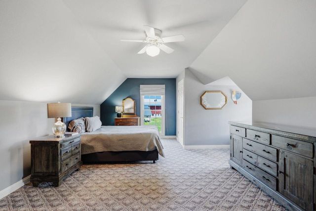 N76W36096 Saddlebrook LANE, Oconomowoc, WI 53066