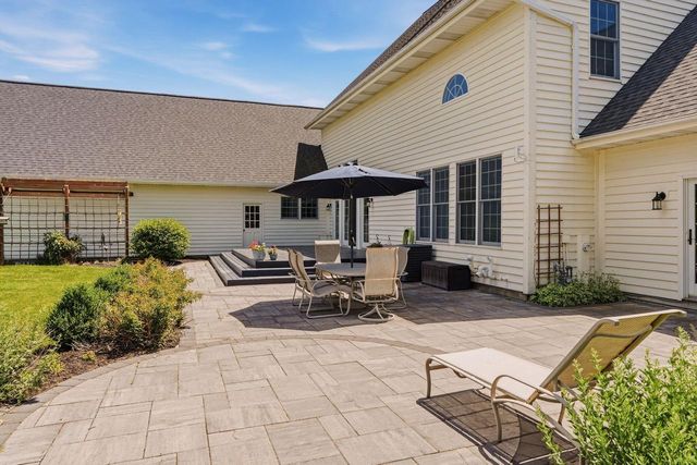 N76W36096 Saddlebrook LANE, Oconomowoc, WI 53066