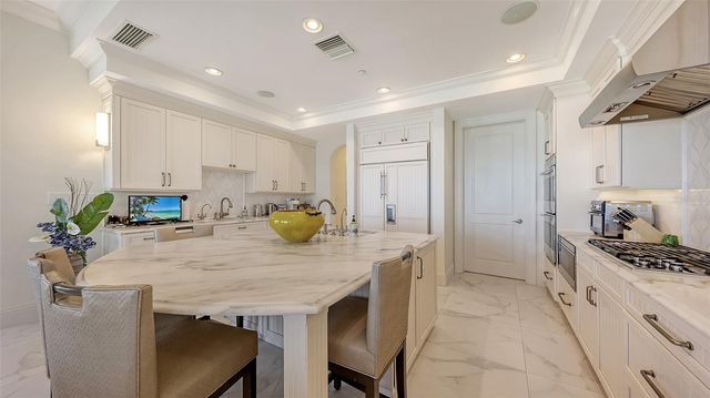 4995 GULF OF MEXICO DRIVE 500, Longboat Key, FL 34228
