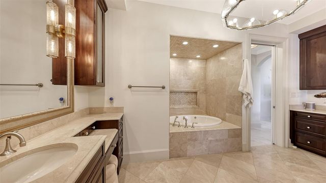 4995 GULF OF MEXICO DRIVE 500, Longboat Key, FL 34228