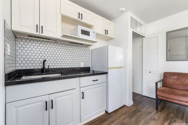 249 Kapili Street 402, Honolulu, HI 96815