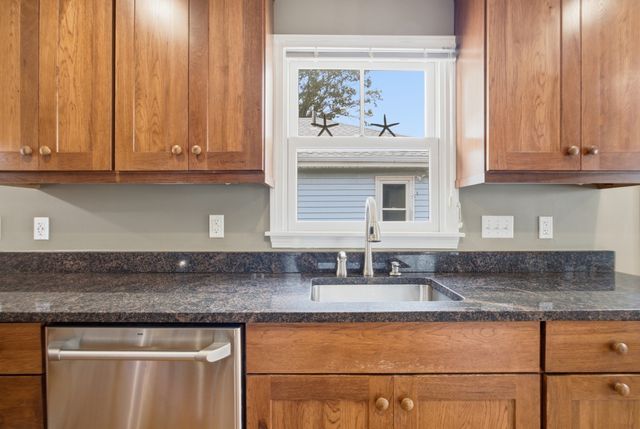 175 Rhoda St, Quincy, MA 02169