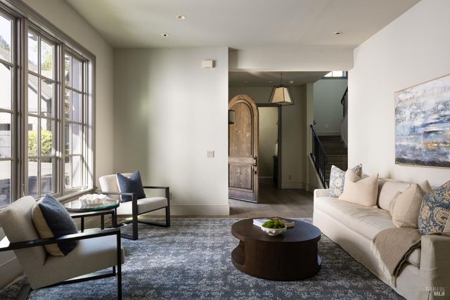 4504 Redwood Rd, Napa, CA 94558