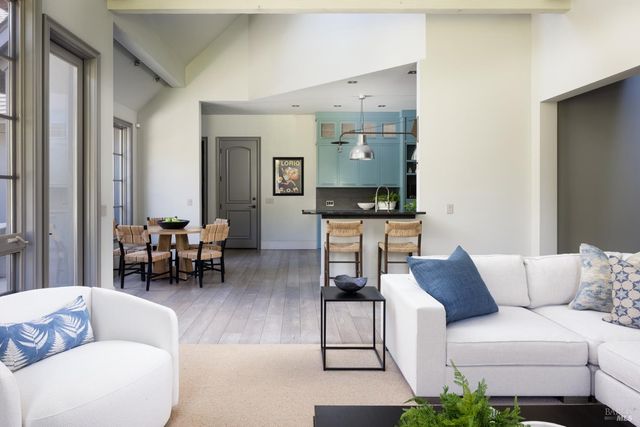 4504 Redwood Rd, Napa, CA 94558