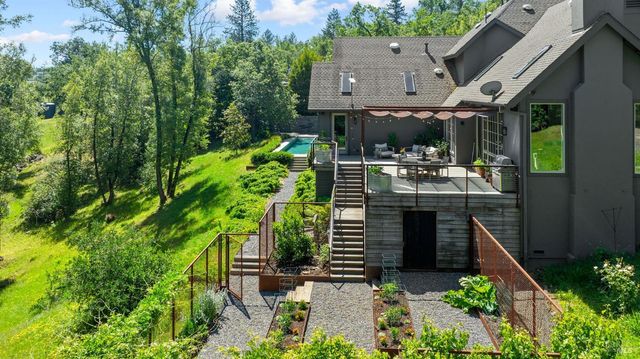 4504 Redwood Rd, Napa, CA 94558