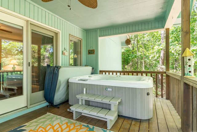 9 Vuelta Lane, Hot Springs Village, AR 71909