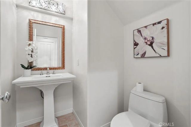 16 Spyrock, Irvine, CA 92602