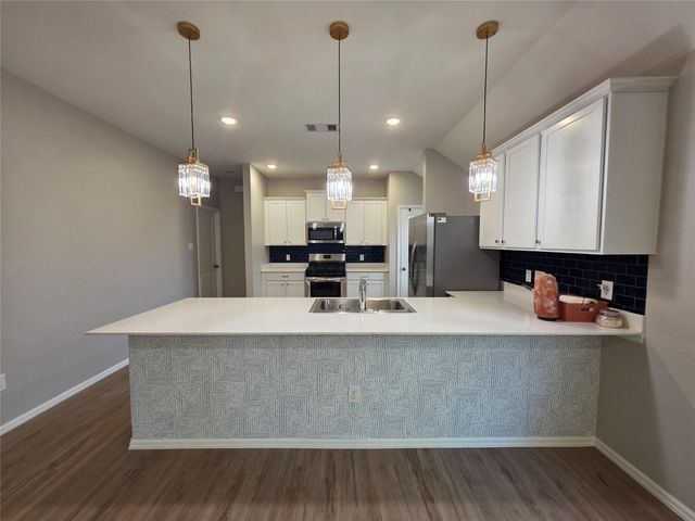 1942 Barrett Gables Drive, Crosby, TX 77532