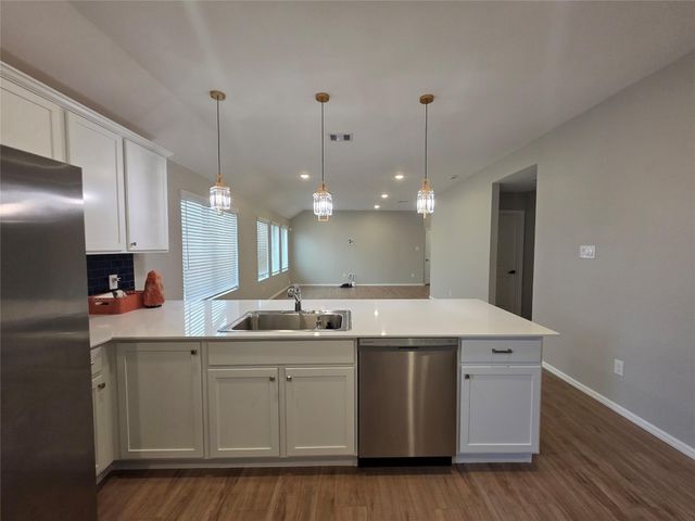 1942 Barrett Gables Drive, Crosby, TX 77532