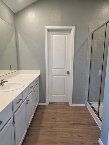 1942 Barrett Gables Drive, Crosby, TX 77532