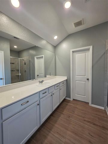 1942 Barrett Gables Drive, Crosby, TX 77532