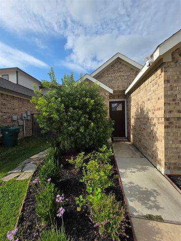 1942 Barrett Gables Drive, Crosby, TX 77532
