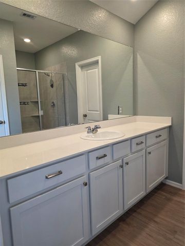 1942 Barrett Gables Drive, Crosby, TX 77532