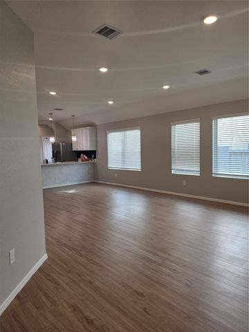 1942 Barrett Gables Drive, Crosby, TX 77532