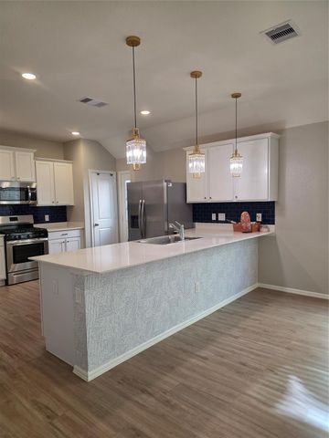 1942 Barrett Gables Drive, Crosby, TX 77532