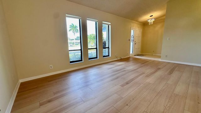 8712 SW 52nd Street, Cooper City, FL 33328