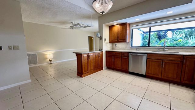 8712 SW 52nd Street, Cooper City, FL 33328