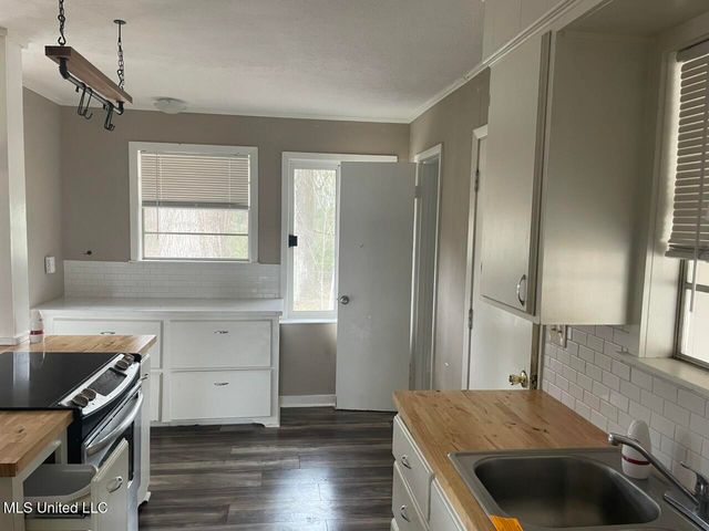 2282 Upper Drive, Pearl, MS 39208