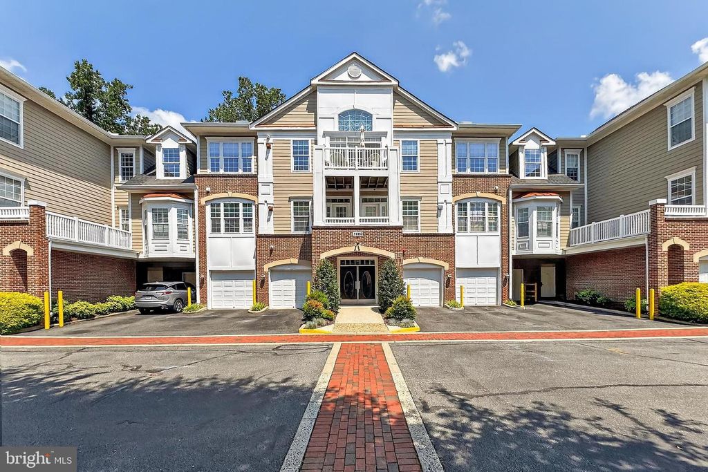 7880 ROLLING WOODS CT #104, Springfield, VA 22152