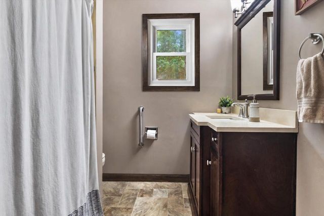 915 Bayview AVENUE, Twin Lakes, WI 53181