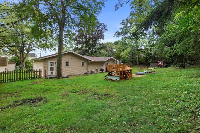 915 Bayview AVENUE, Twin Lakes, WI 53181